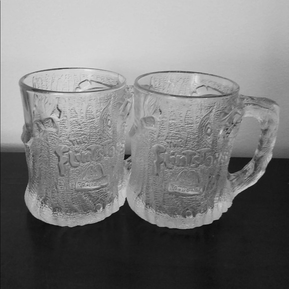 The Flintstone Set of Two Glass Mugs McDonalds - Picture 7 of 8